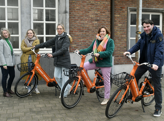 Lokaal bestuur Temse toont de nieuwe Donkey Republic fietsen